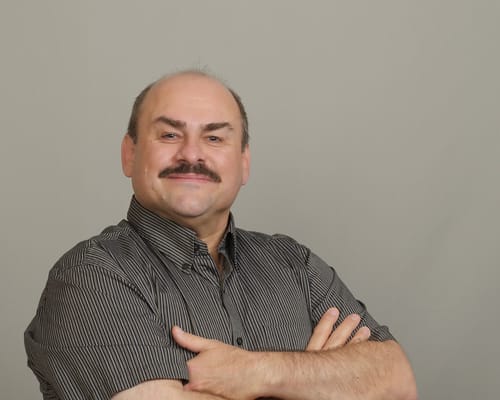 Headshot of Mark Cochran, LMFT