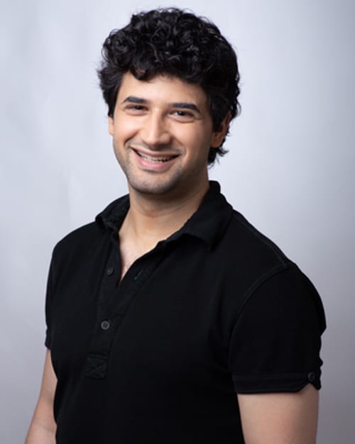 Headshot of Ariel Mozeson, LCSW